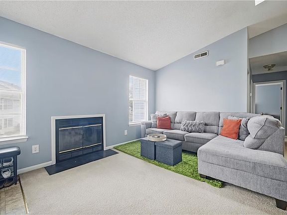4th image of 411 Resort Ct