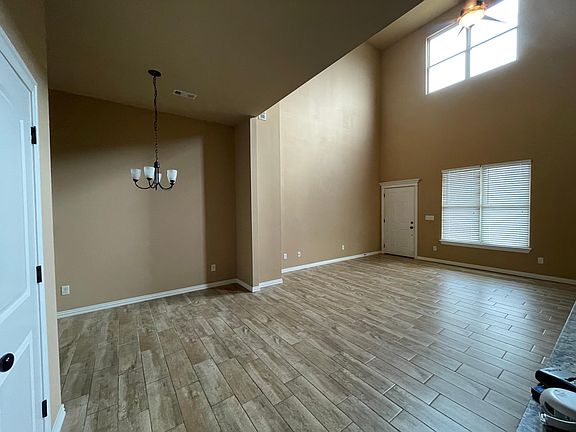 3rd image of 322 Jtl Pkwy E