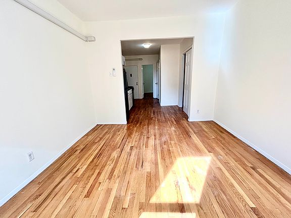 3rd image of 136 Orchard St #30