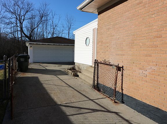 2nd image of 510 Circle Dr