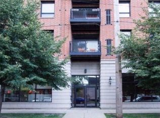 974 W 35th Pl #P-32, Chicago, IL