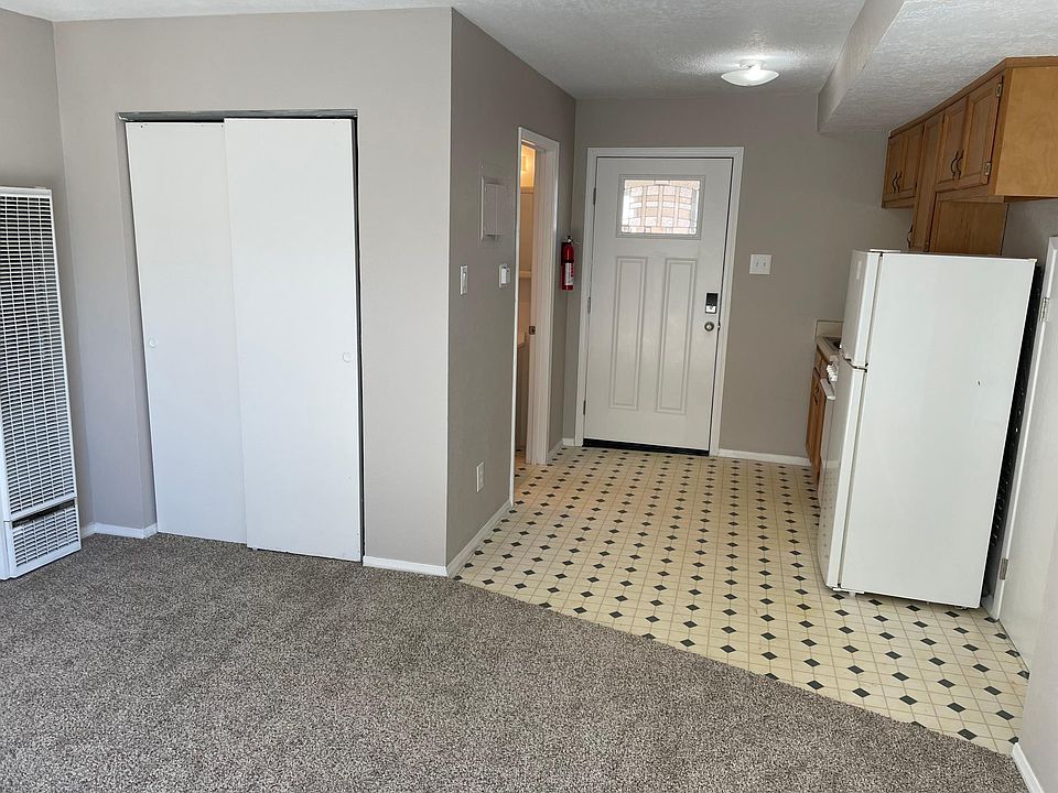 1st image of 318 Princeton Dr SE #6