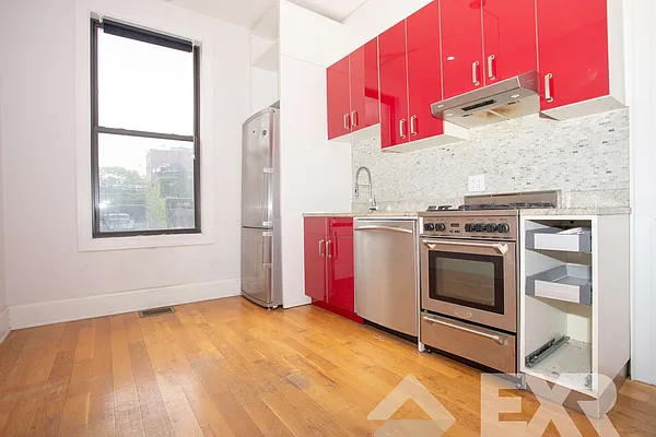 Rented by EXR | media 32