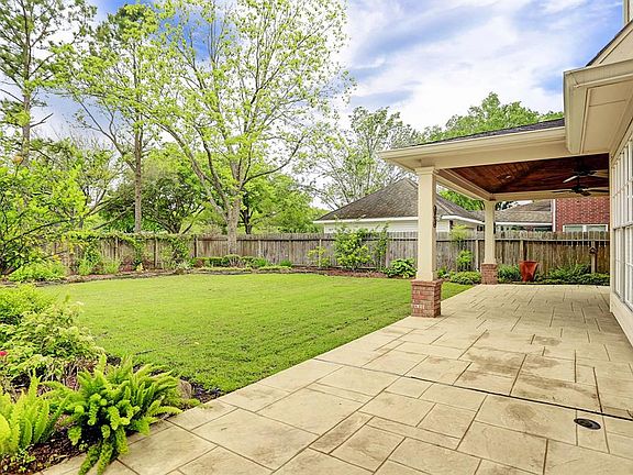 5th image of 28 Bradford Cir
