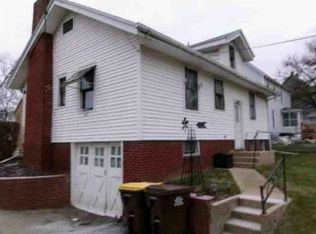 325 W Evelyn St, Freeport, IL 61032
