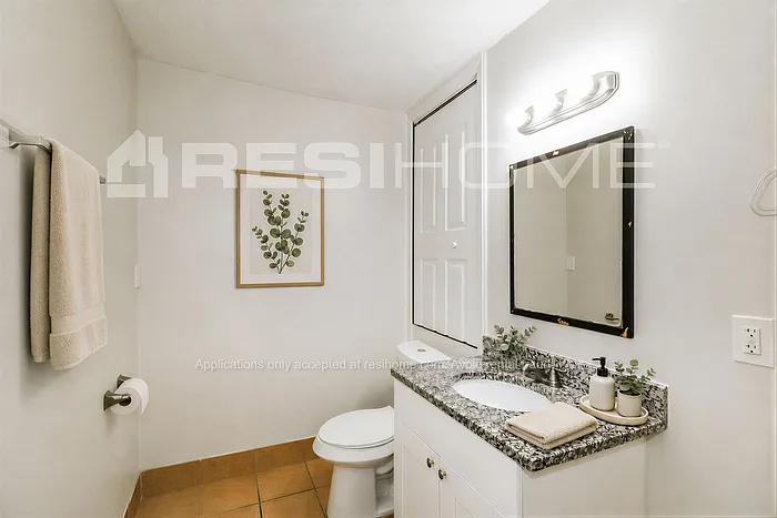 8154 Huntington Dr — Photo 10