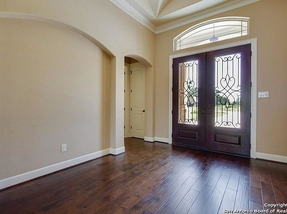 3rd image of 1024 Oak Turn