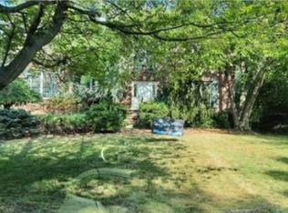 14 Pierson Ct, Mahwah, NJ 07430