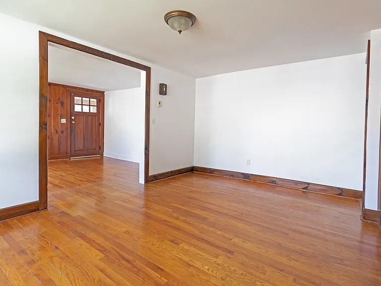 8B Myer Ln — Photo 6