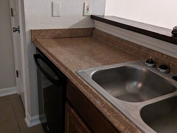 2nd image of 2836 Destrehan Ave #D
