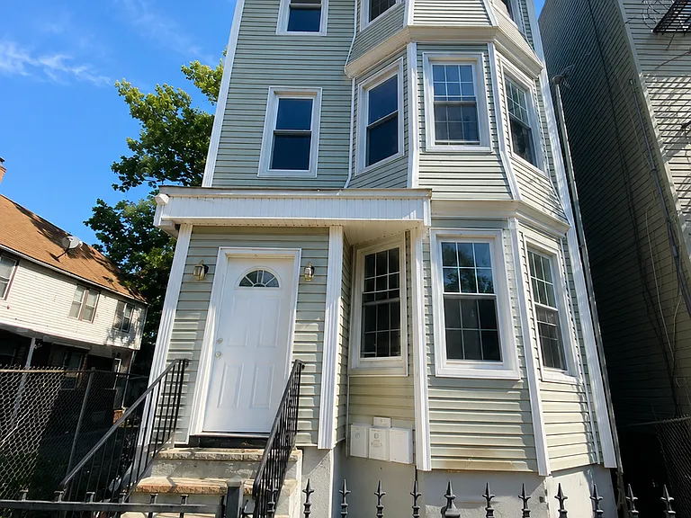 80 Brookdale Ave #3B — Photo 6