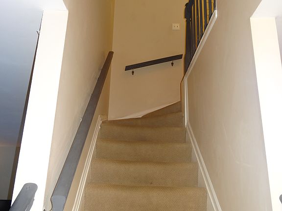 Hallway to bedroom level