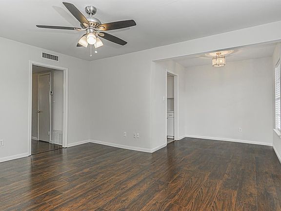 3rd image of 600 19th St #12