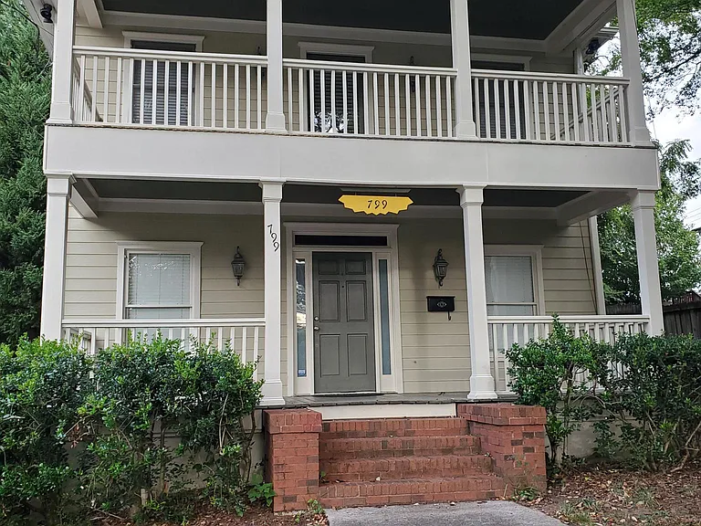 799 Hill St SE — Photo 1