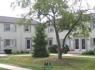 1662 W Graefield Rd, Birmingham, MI 48009