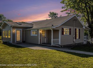 9105 E Walker Rd, Ovid, MI 48866