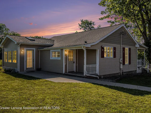 9105 E Walker Rd, Ovid, MI 48866