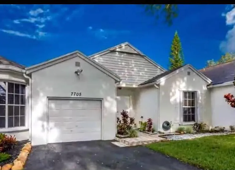 7705 Forest Green Ln — Photo 2