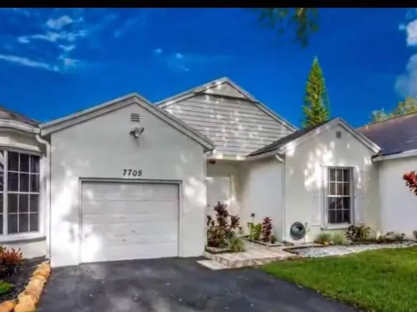 7705 Forest Green Ln, Boynton Beach, FL 33436