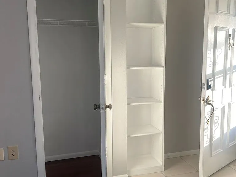 1240 Lucaya Ave — Photo 5