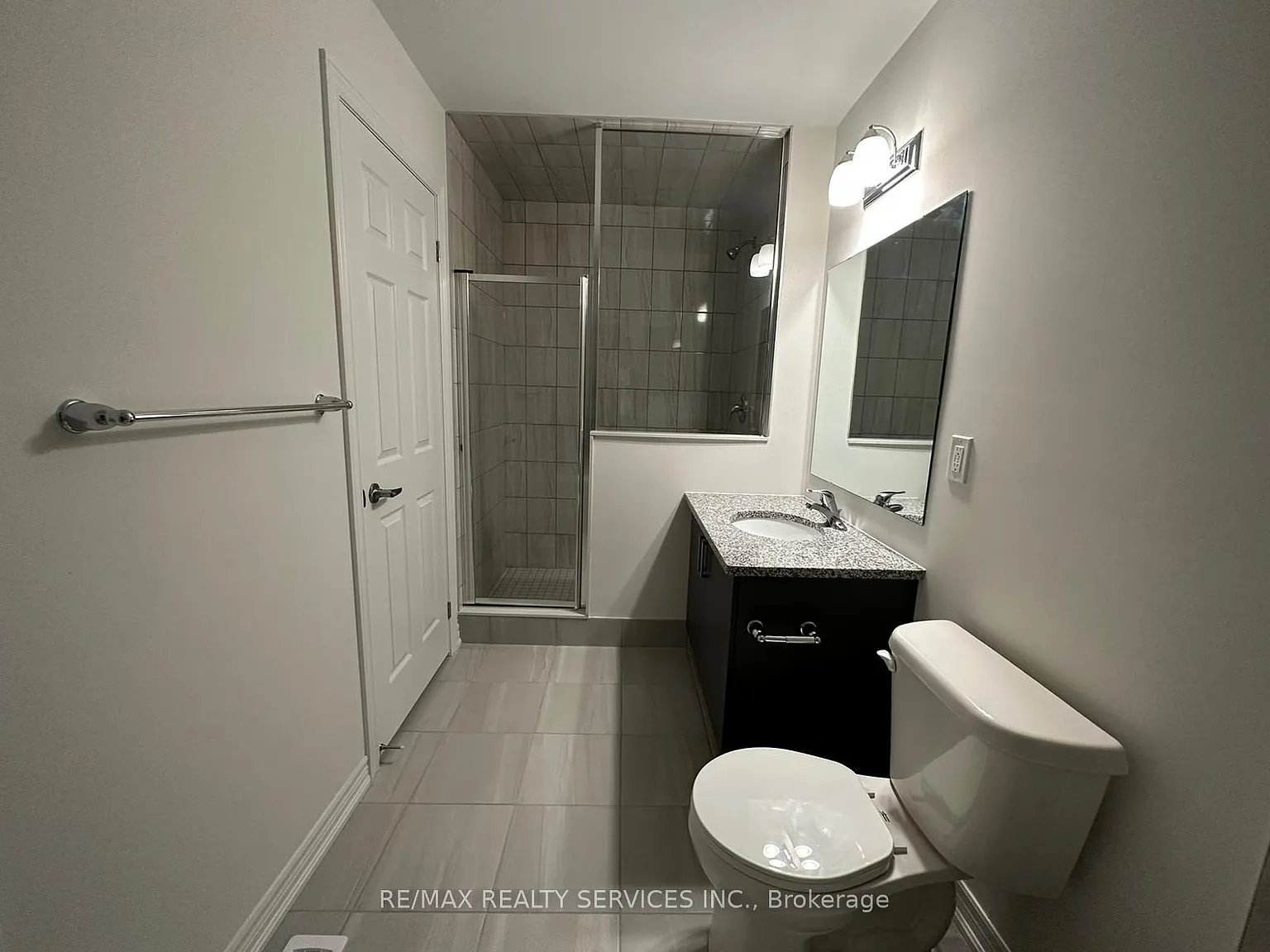 3 bed, $2,990 — Photo 3