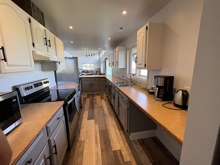 7155 Sypes Canyon Rd — Photo 19
