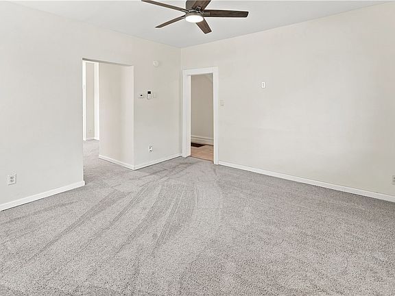 5th image of 906 Summit St