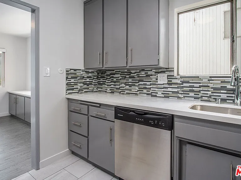 450 S Los Robles Ave #3 — Photo 7