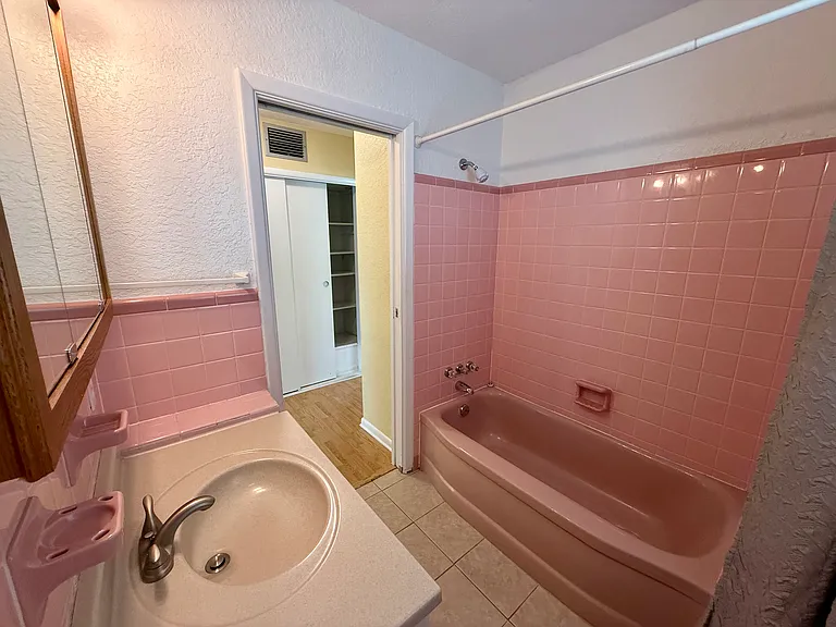 518 Milwaukee Ave — Photo 12