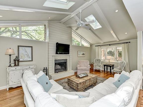 5th image of 4526 Club Valley Dr NE