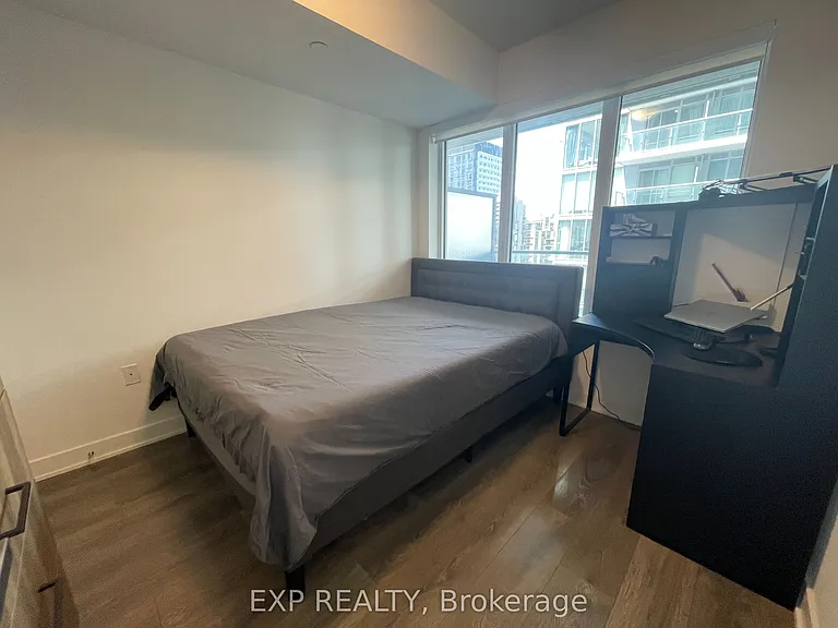 195 Redpath Ave #2015 — Photo 16