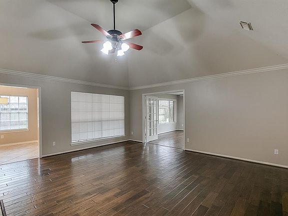 3rd image of 4607 Cobb Circle Dr