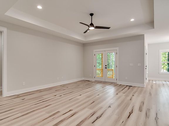 4th image of 298 Woodland Dr
