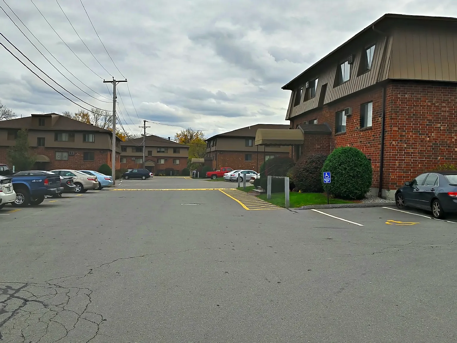 2 bed, 728 sqft, $1,645 — Photo 1