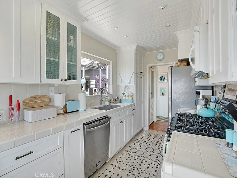 33841 Golden Lantern St — Photo 26