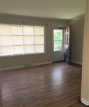 4th image of 203 Meadow Dr