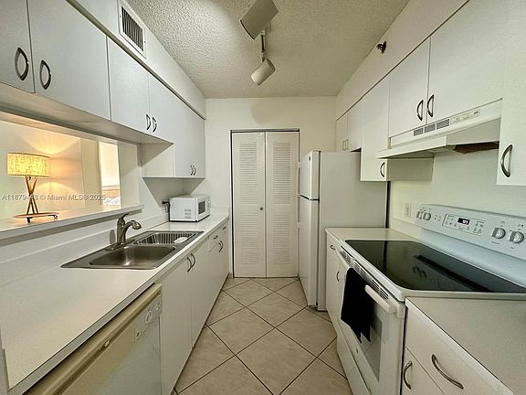 3rd image of 19701 E Country Club Dr #5405