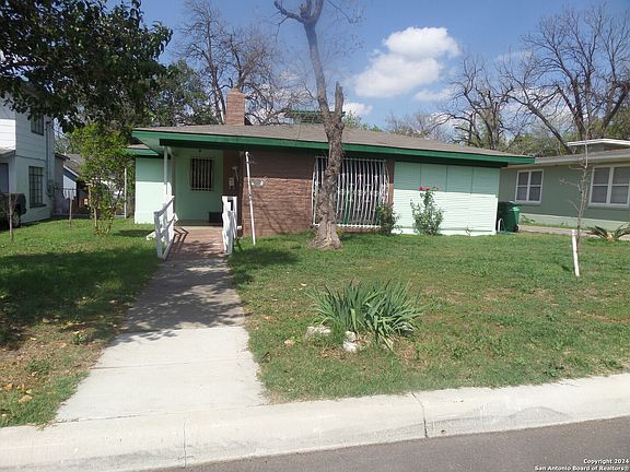 2nd image of 707 Chicago Blvd