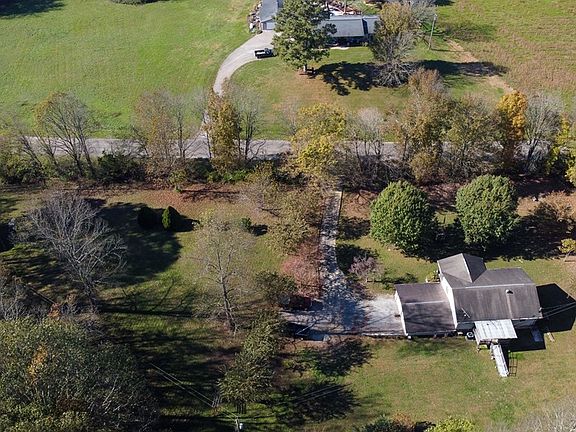 4th image of 215 County Road 968 E