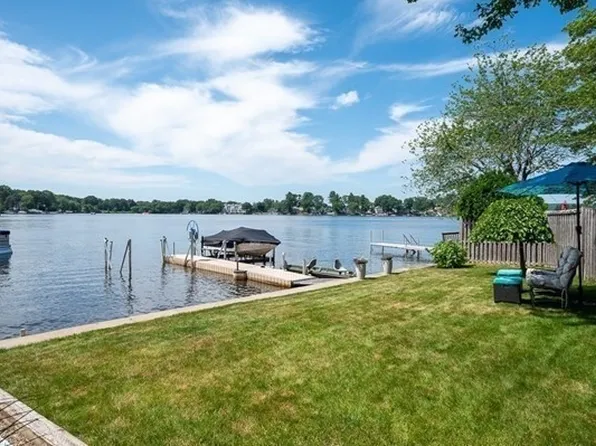 45 Point Pleasant Rd, Webster, MA 01570