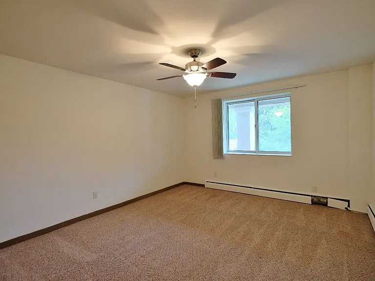 1776 St. Clair Ave — Photo 22