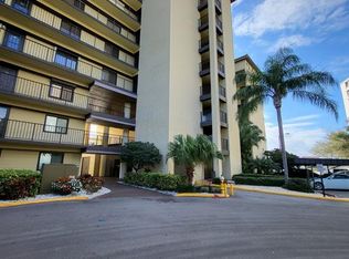 650 Island Way APT 208, Clearwater, FL 33767