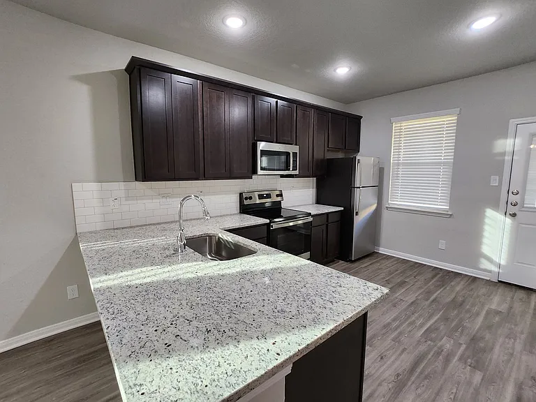 332 Caleb Ct — Photo 8