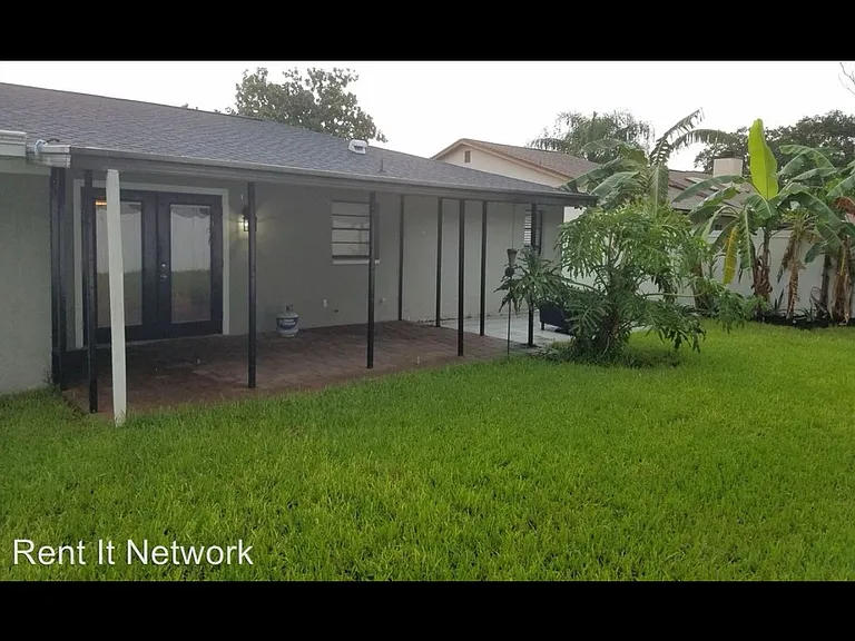 2205 Cypress Point Dr E — Photo 20