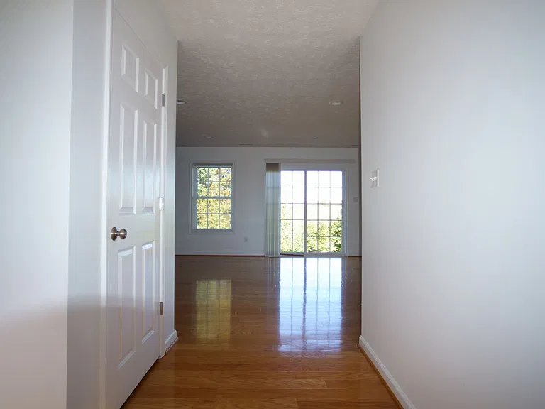 175 Kays Dr — Photo 3