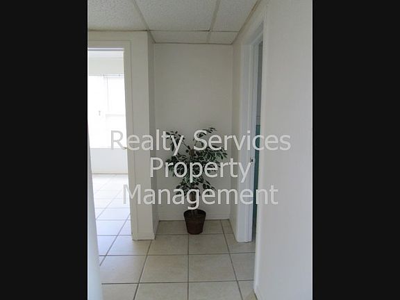 4th image of 1633 Moreno Ave