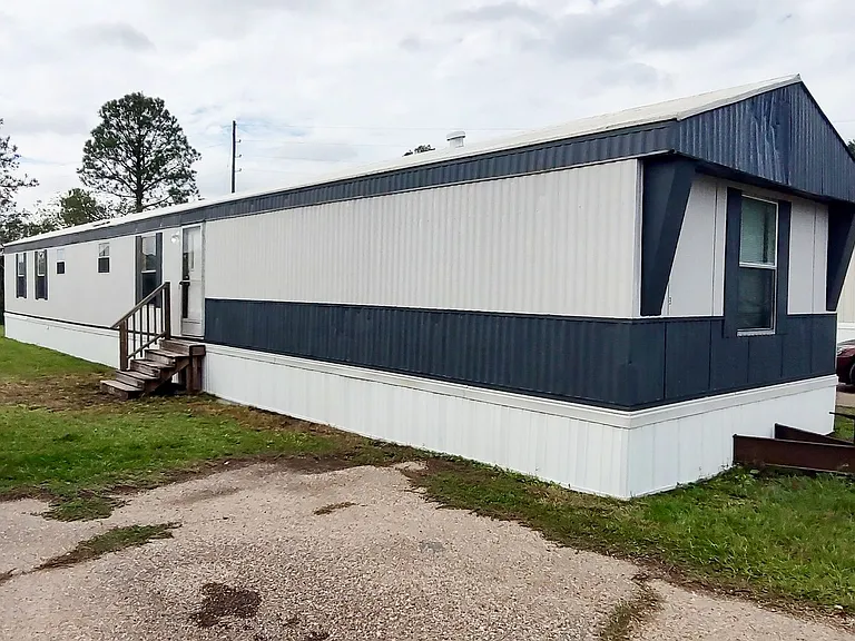 1714 New Horizon Dr #3 — Photo 2