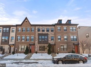 3049 Alan Shepard St, Herndon, VA 20171