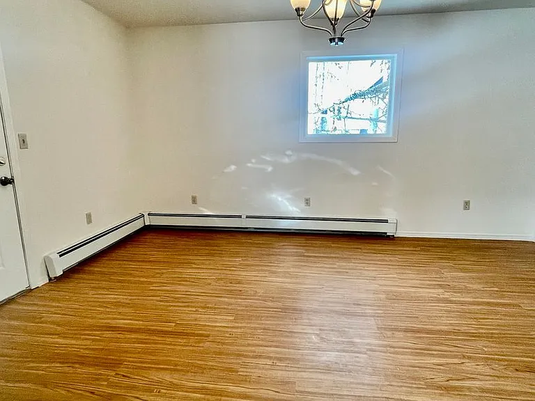 202 Princess Dr — Photo 4