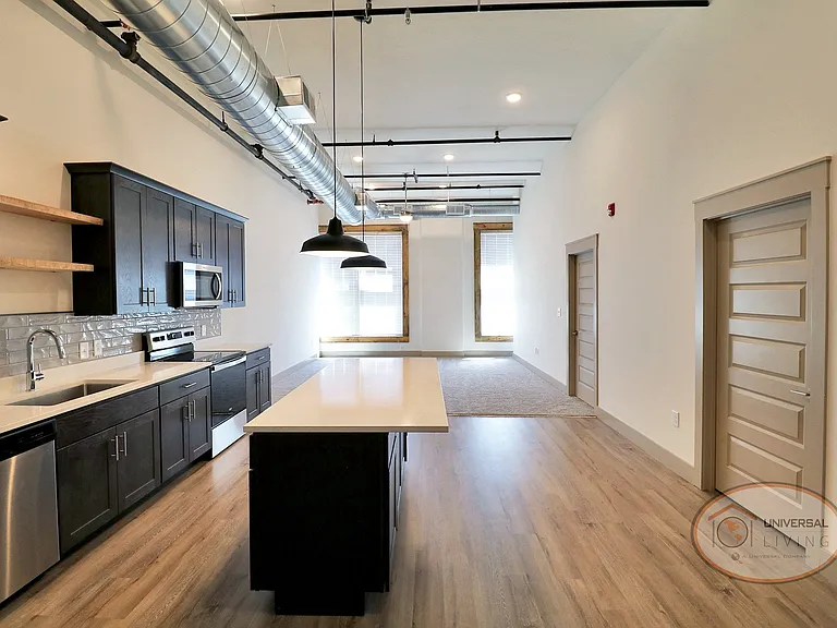 The Henry on Main — Photo 120